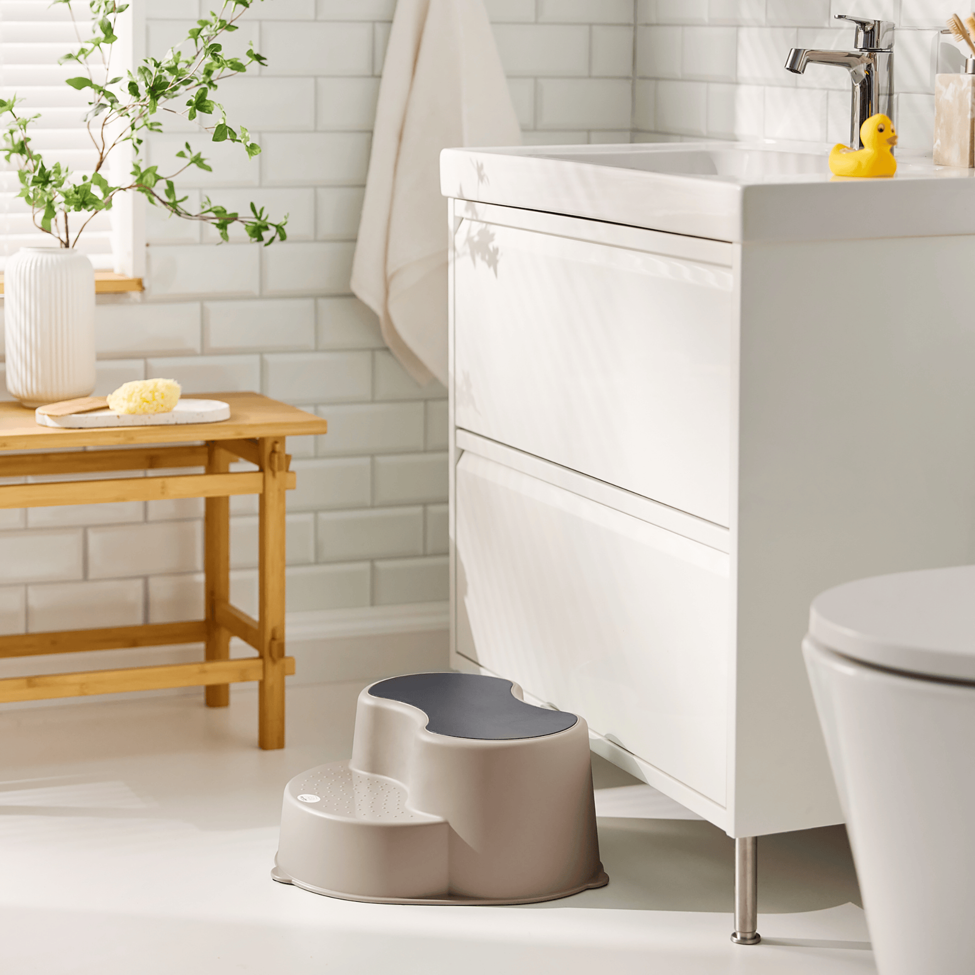 Tritthocker, rotho Babydesign, Beige – Produktansicht