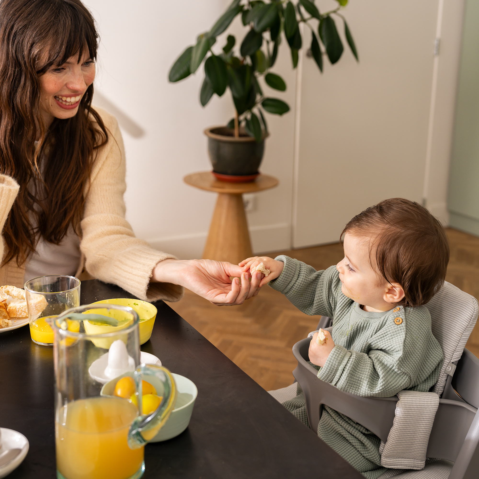 Treppenhochstühle, STOKKE, Grau – Produktansicht