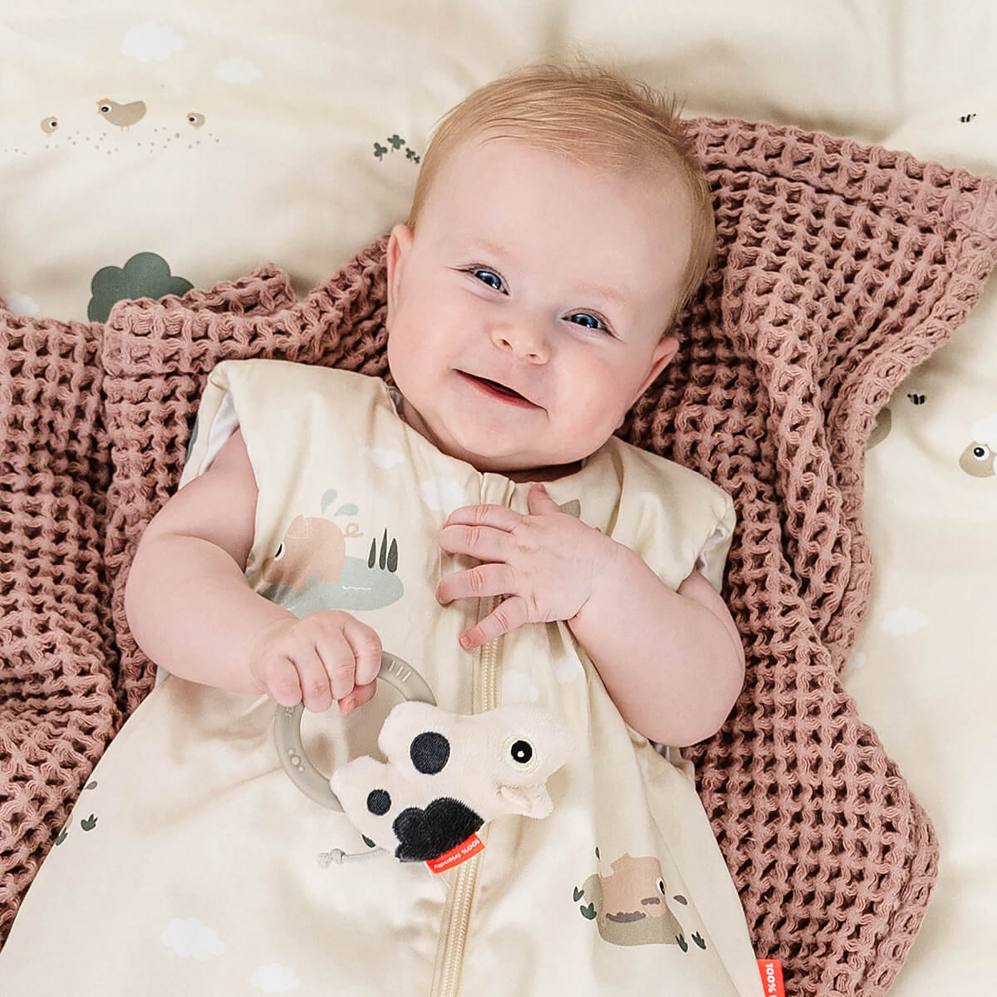Rasseln & Greiflinge, done by deer, Beige – Produktansicht