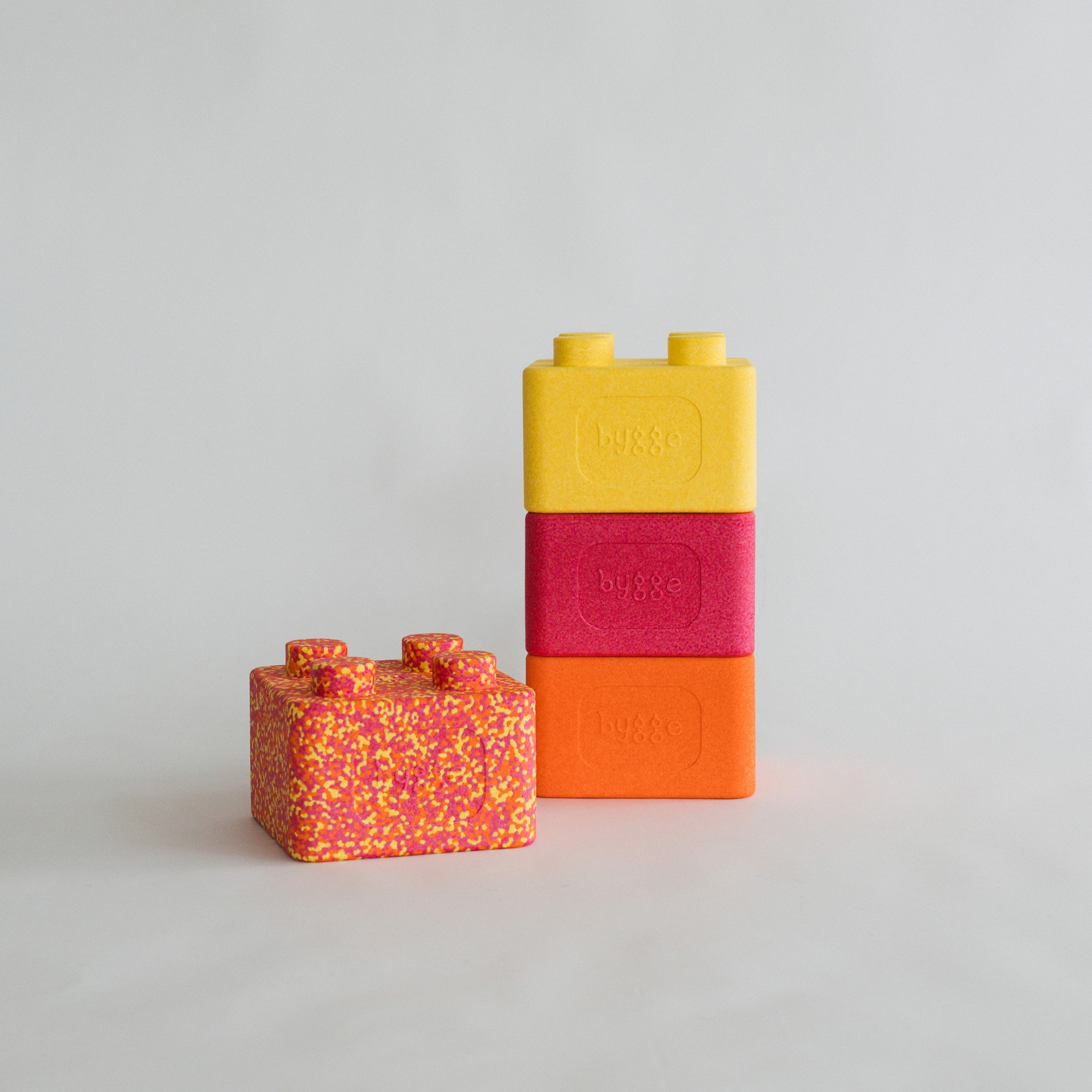 Bygge, Mehrfarbig – Besonderheit: 4 große Bausteine / Stapelsteine zur Erweiterung der bygge Startersets