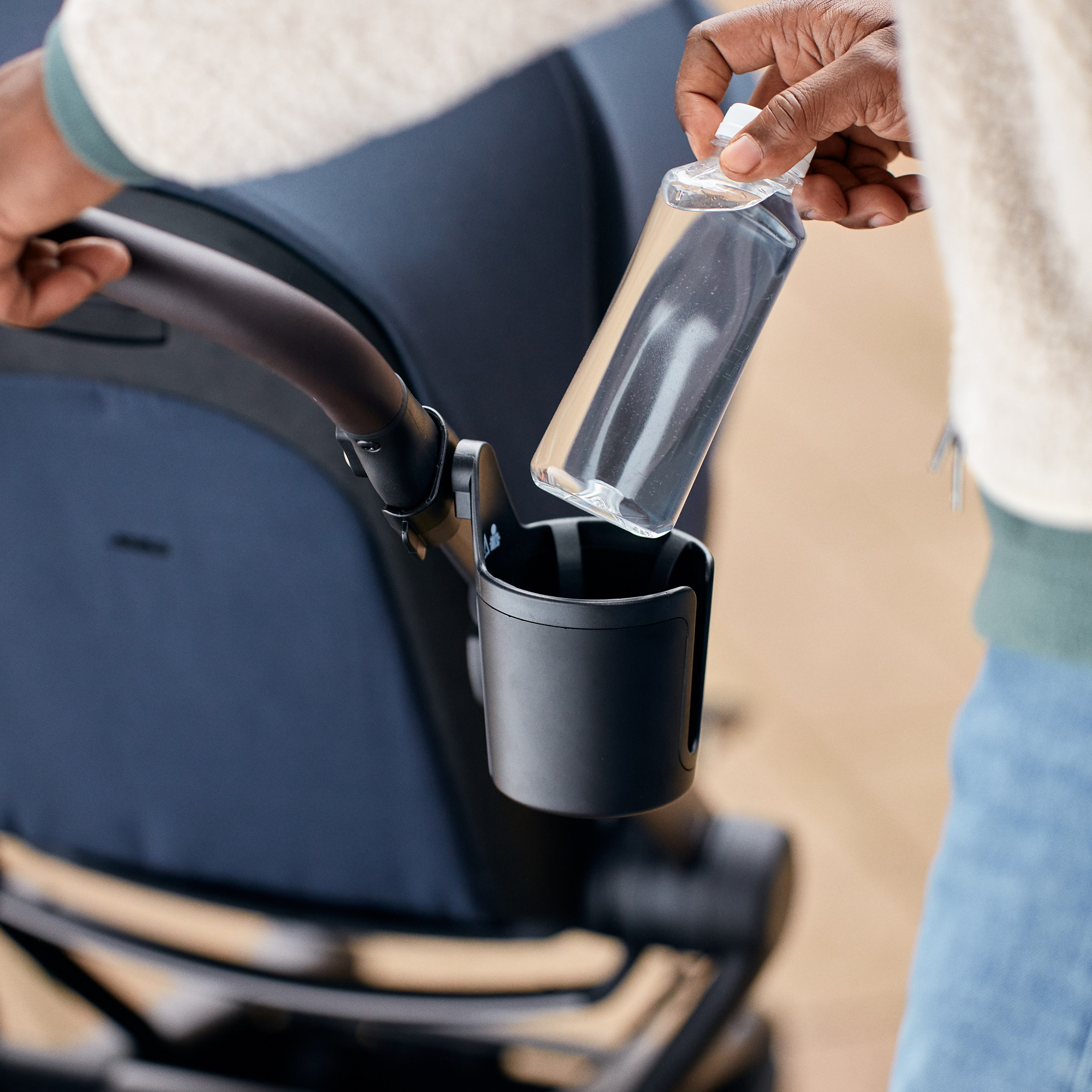 Kinderwagen Zubehör, JOOLZ, Schwarz – Besonderheit: sorgt für einen sicheren Halt von Getränken am Kinderwagen