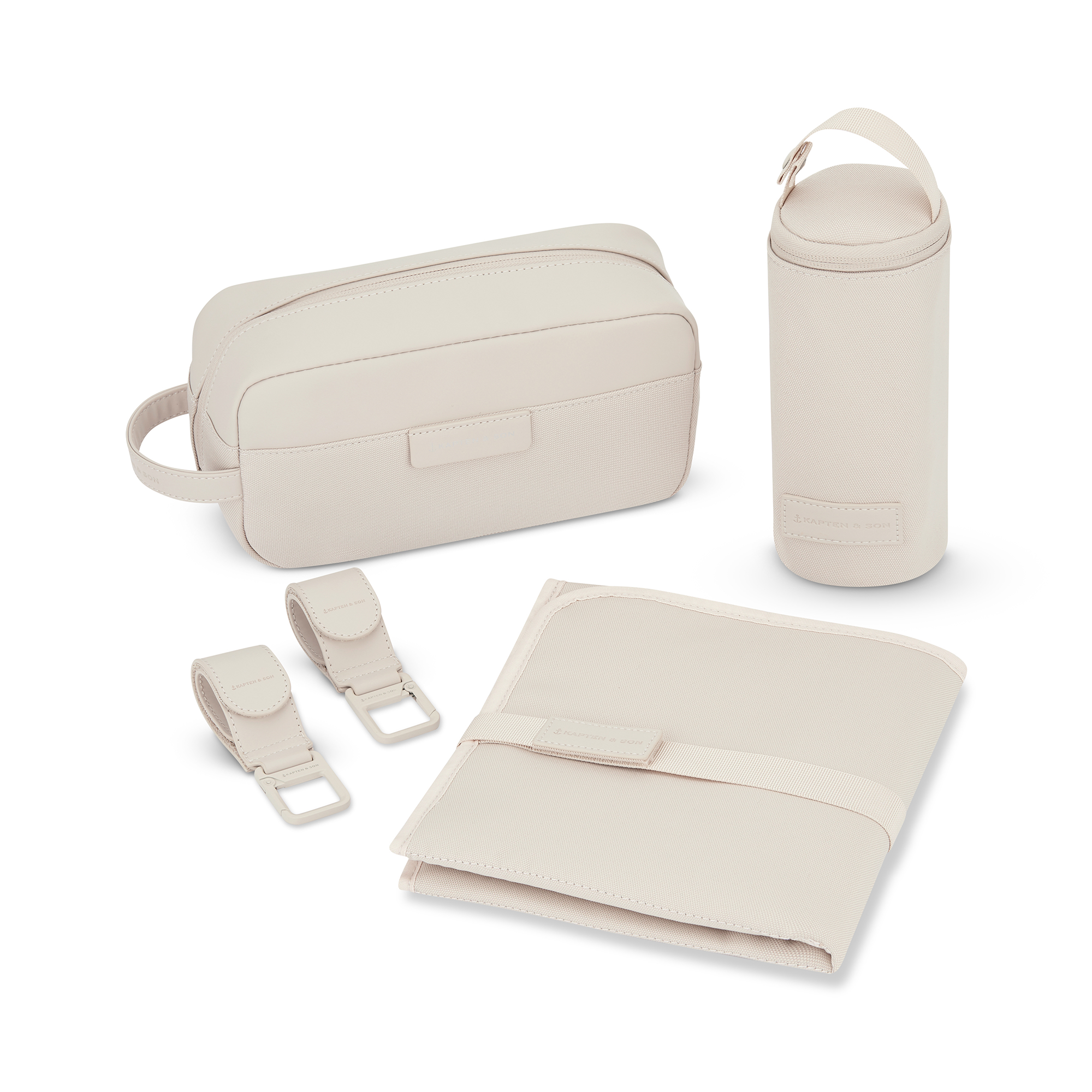 Wickeltaschen schwarz, KAPTEN & SON, Beige – Besonderheit: inklusive Kulturtasche, isolierte Bottle Bag und Wickelauflage