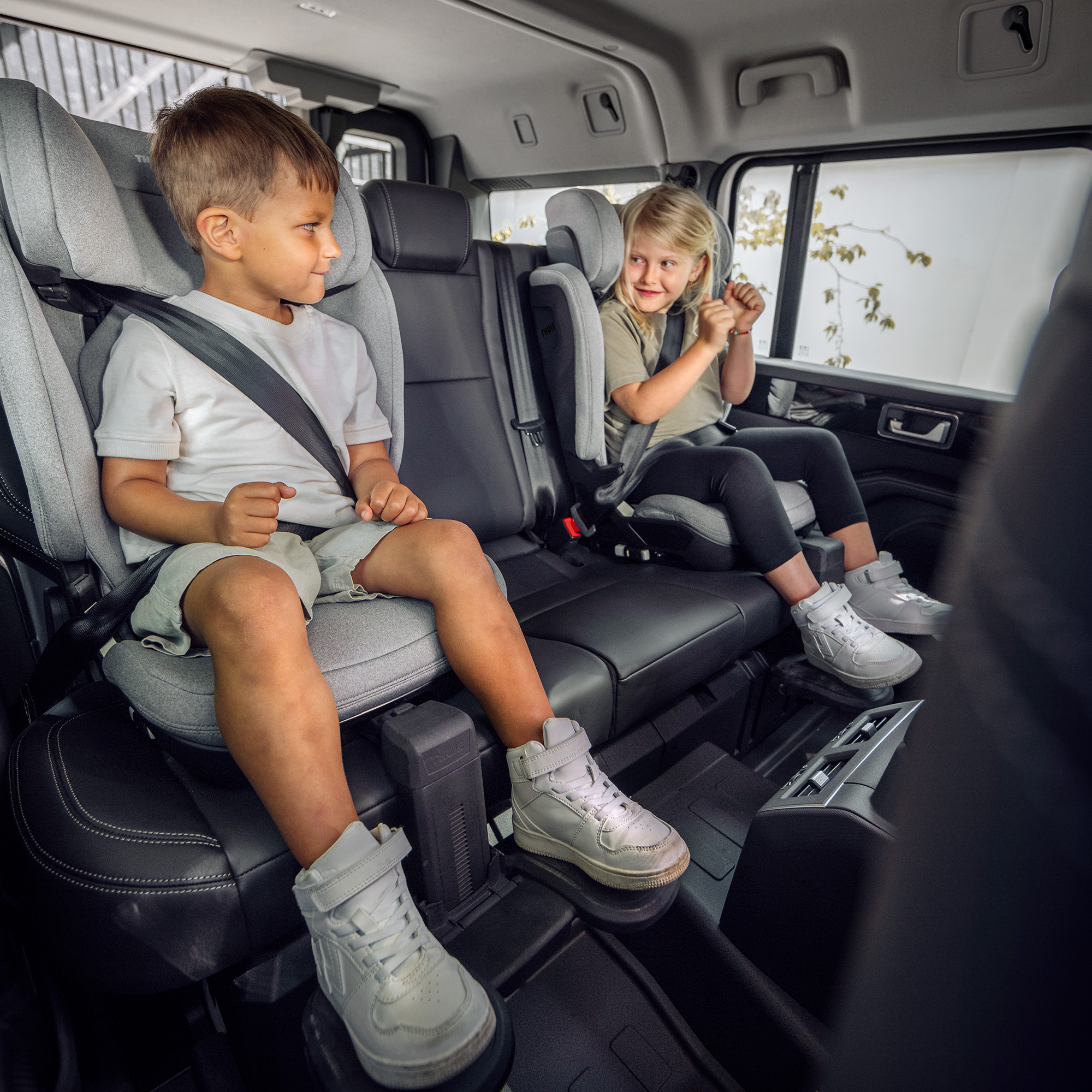 Produkte, THULE, Schwarz – Besonderheit: lässt sich um 90 Grad umklappen