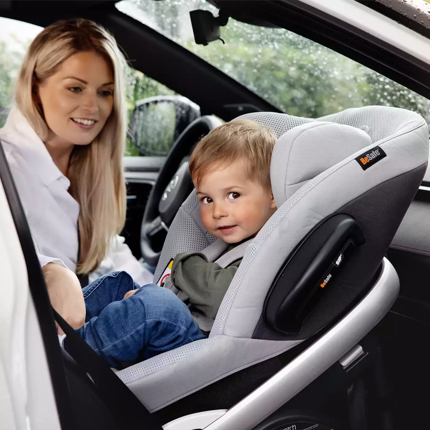 Kindersitze 9-36 kg, Gruppe 1/2/3, BeSafe, Schwarz – Produktansicht