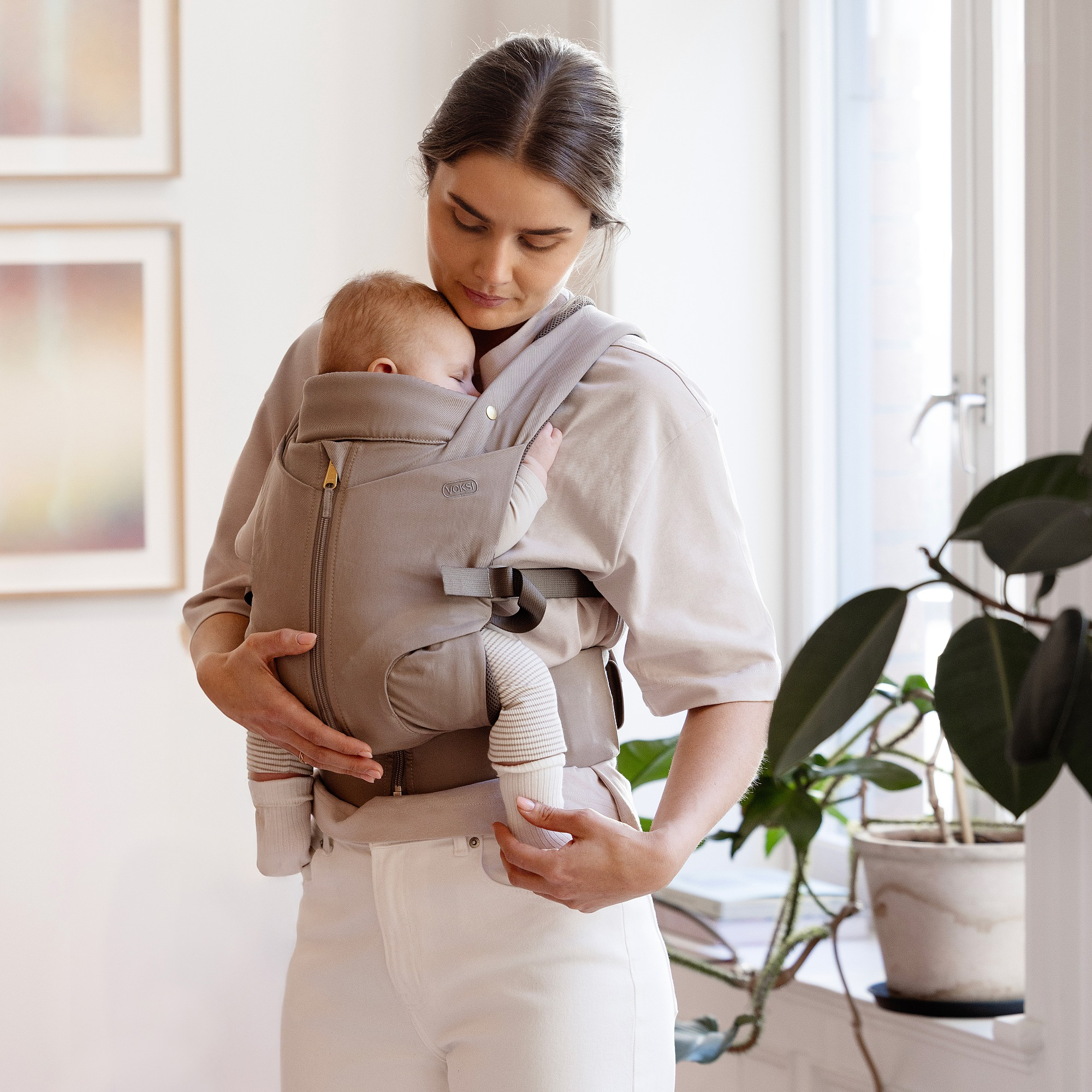 Babytragen, VOKSI, Beige – Besonderheit: vom Neugeborenen bis zum Kleinkind, bis 15 kg