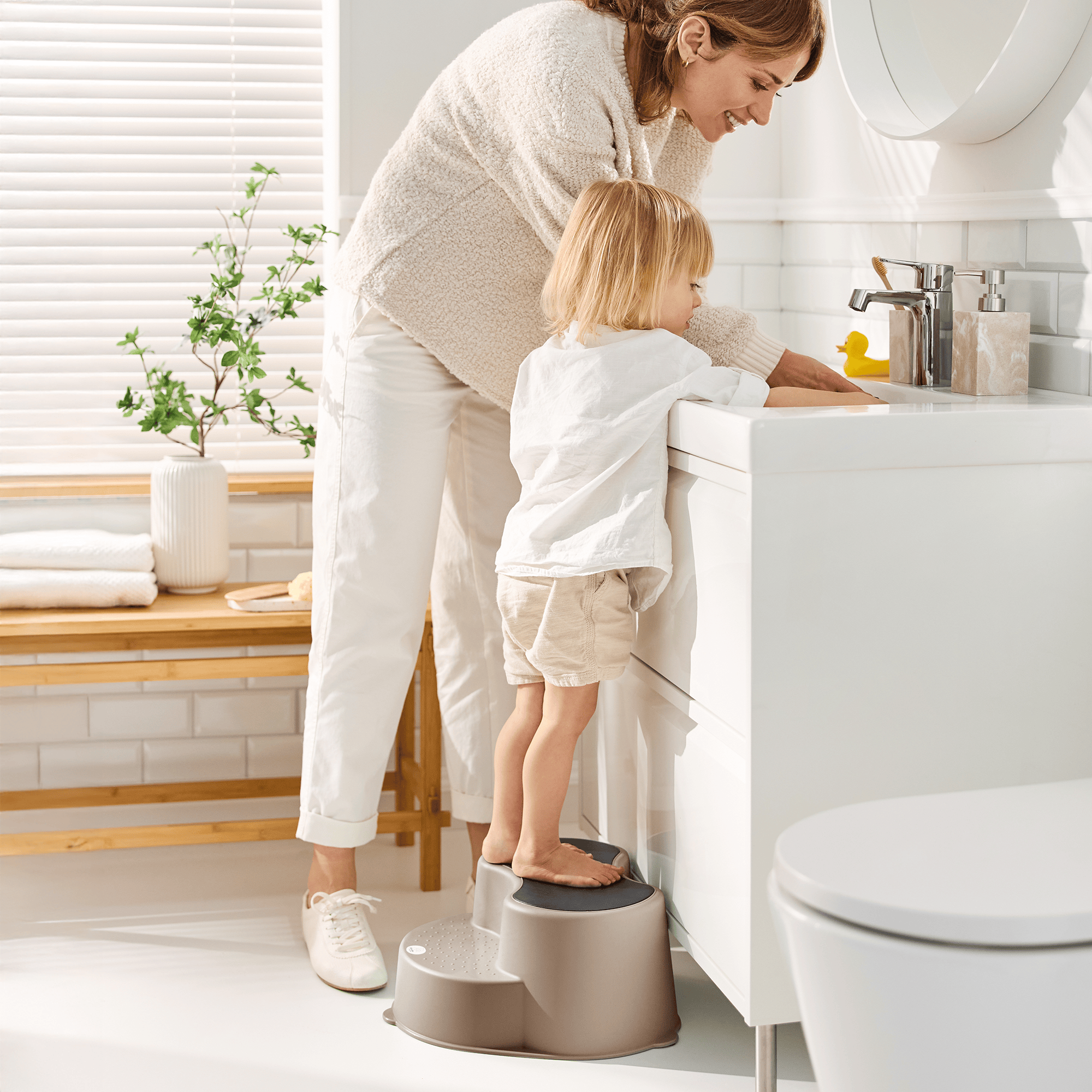 Tritthocker, rotho Babydesign, Beige – Produktansicht