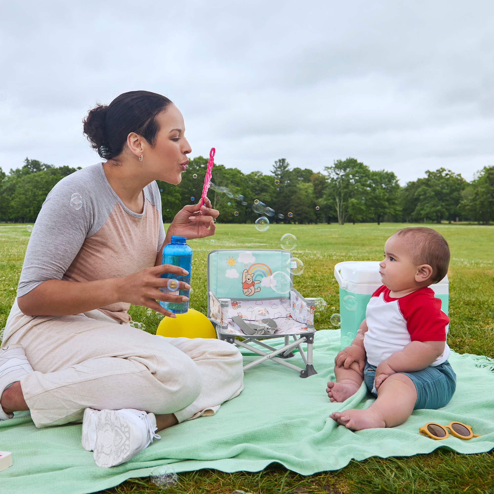 Reisehochstühle, BrightStarts, Grau – Produktansicht
