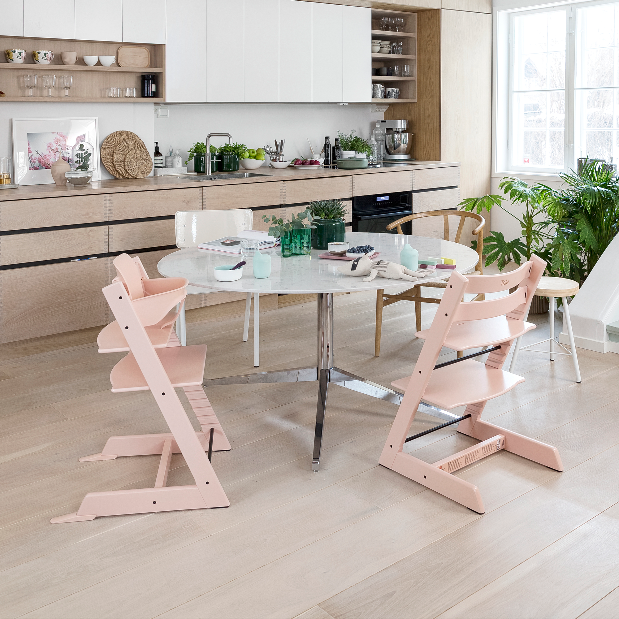Treppenhochstühle, STOKKE, Pink – Produktansicht