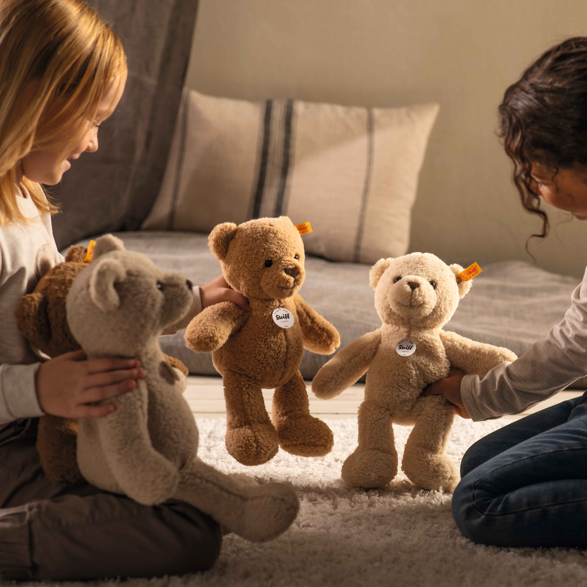 Kuscheltiere, Steiff, Beige – Besonderheit: kuschelweicher Plüsch