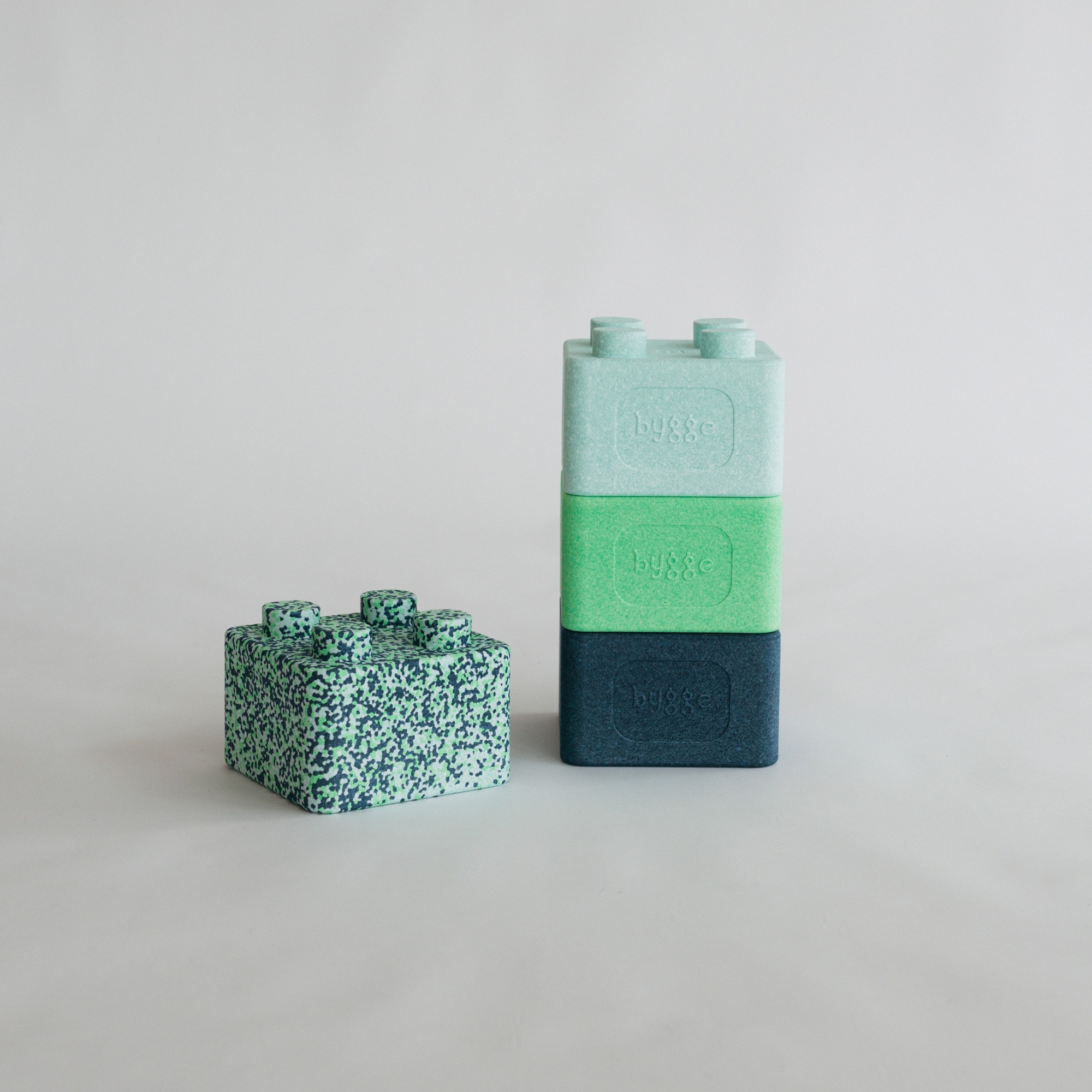 Bygge, Mehrfarbig – Besonderheit: 4 große Bausteine / Stapelsteine zur Erweiterung der bygge Startersets