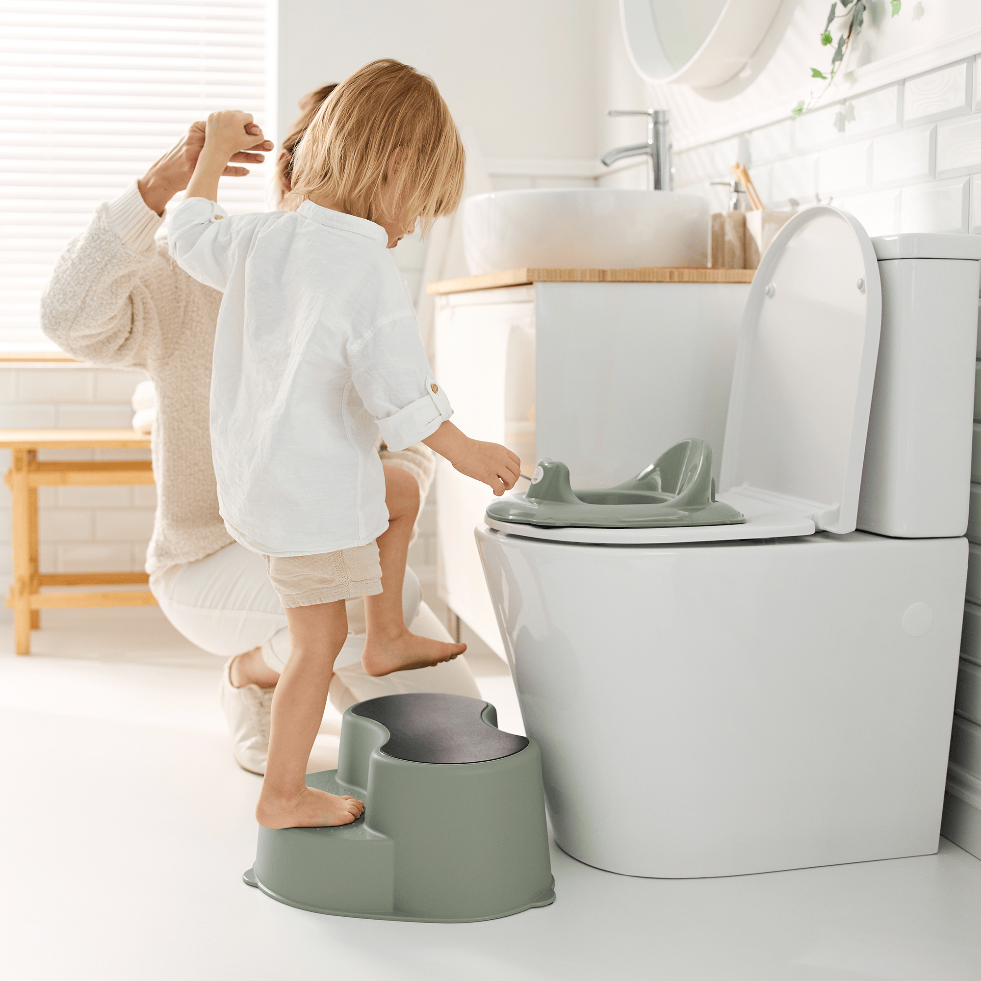 Tritthocker, rotho Babydesign, Grün – Produktansicht