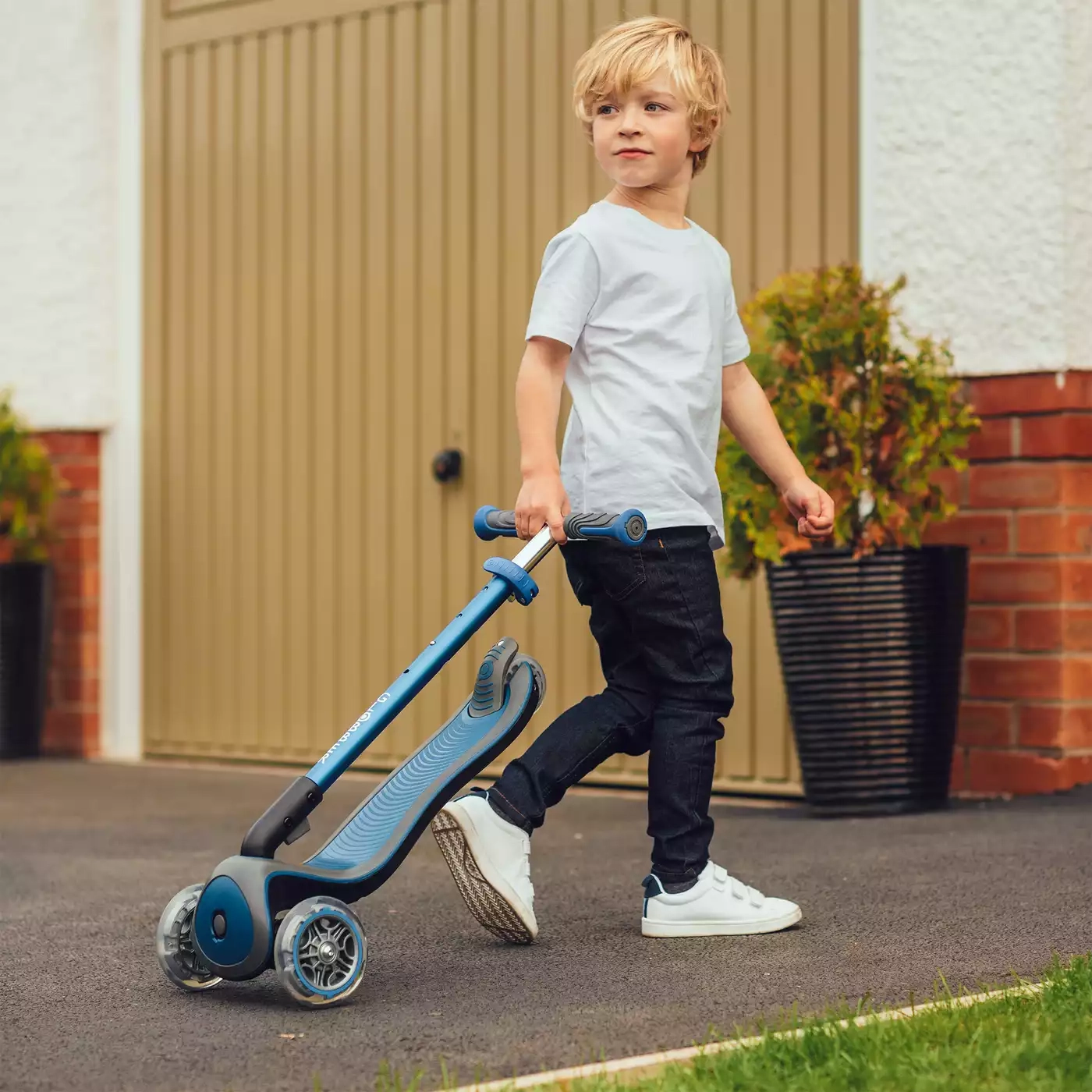 Roller, GLOBBER, Blau – Besonderheit: Vorderräder mit Leuchtrollen
