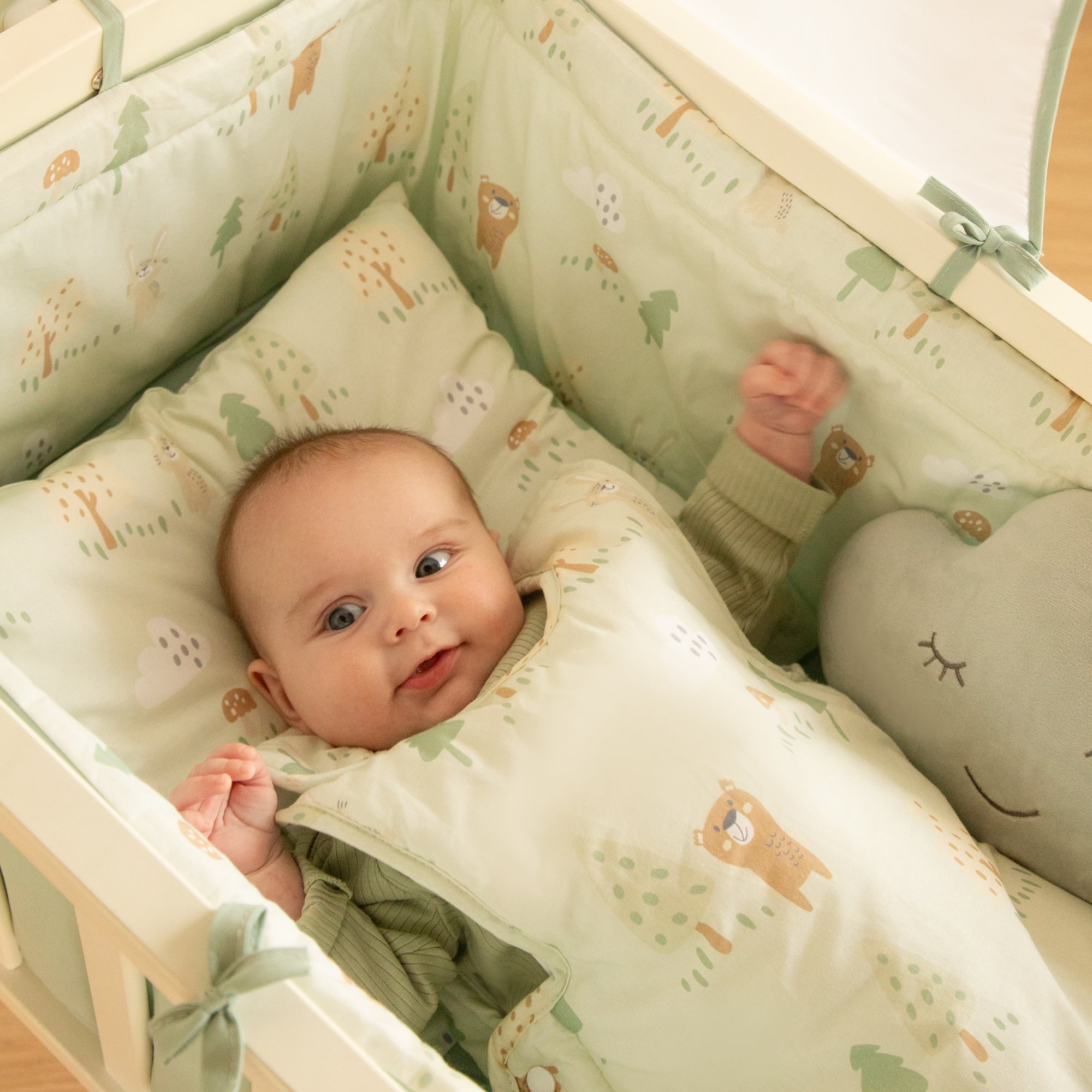 Gitterbetten, roba, Weiß – Besonderheit: Babybett inklusive Himmelstange, Matratze, Bettwäsche mit Nestchen und Umbauecken