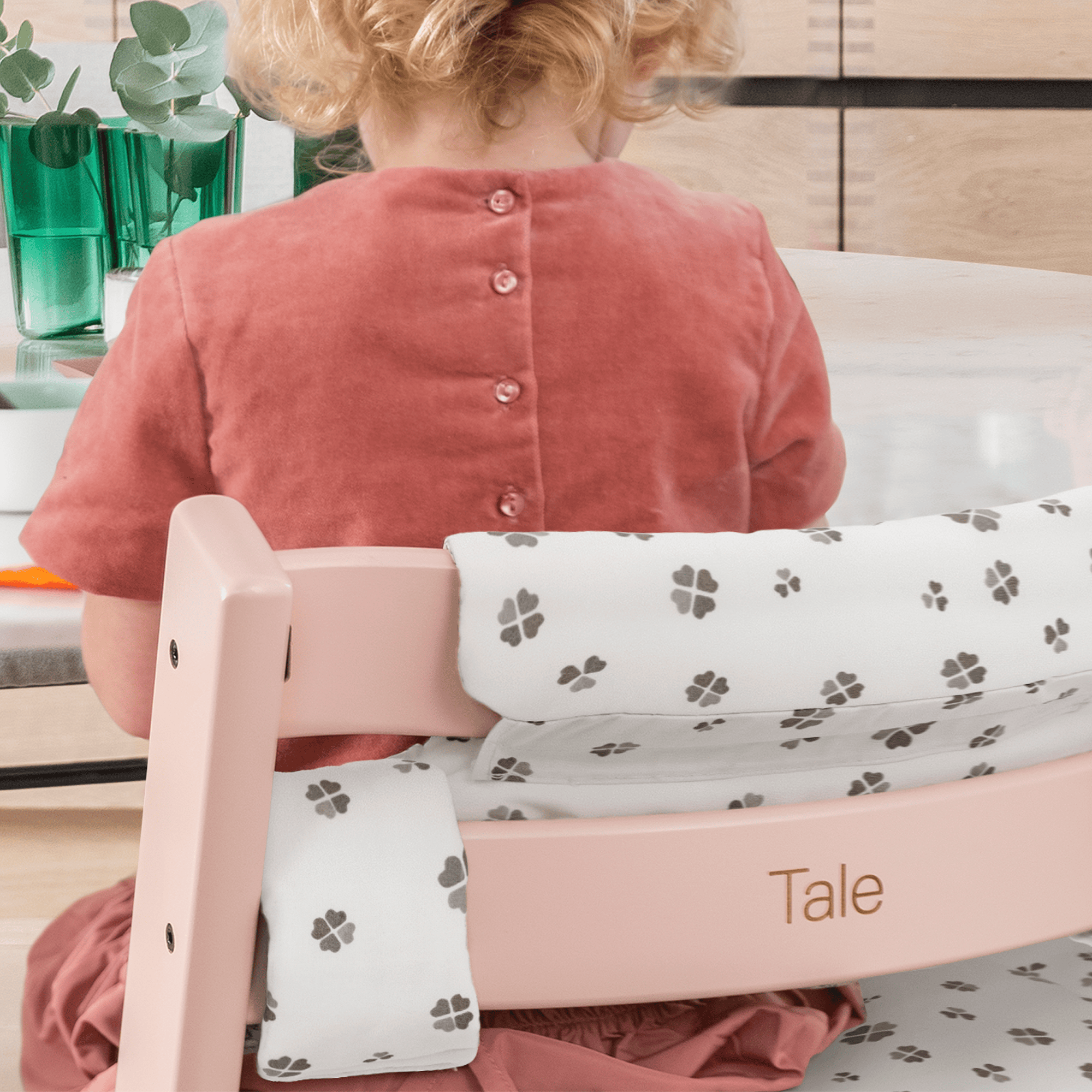 Treppenhochstühle, STOKKE, Pink – Produktansicht