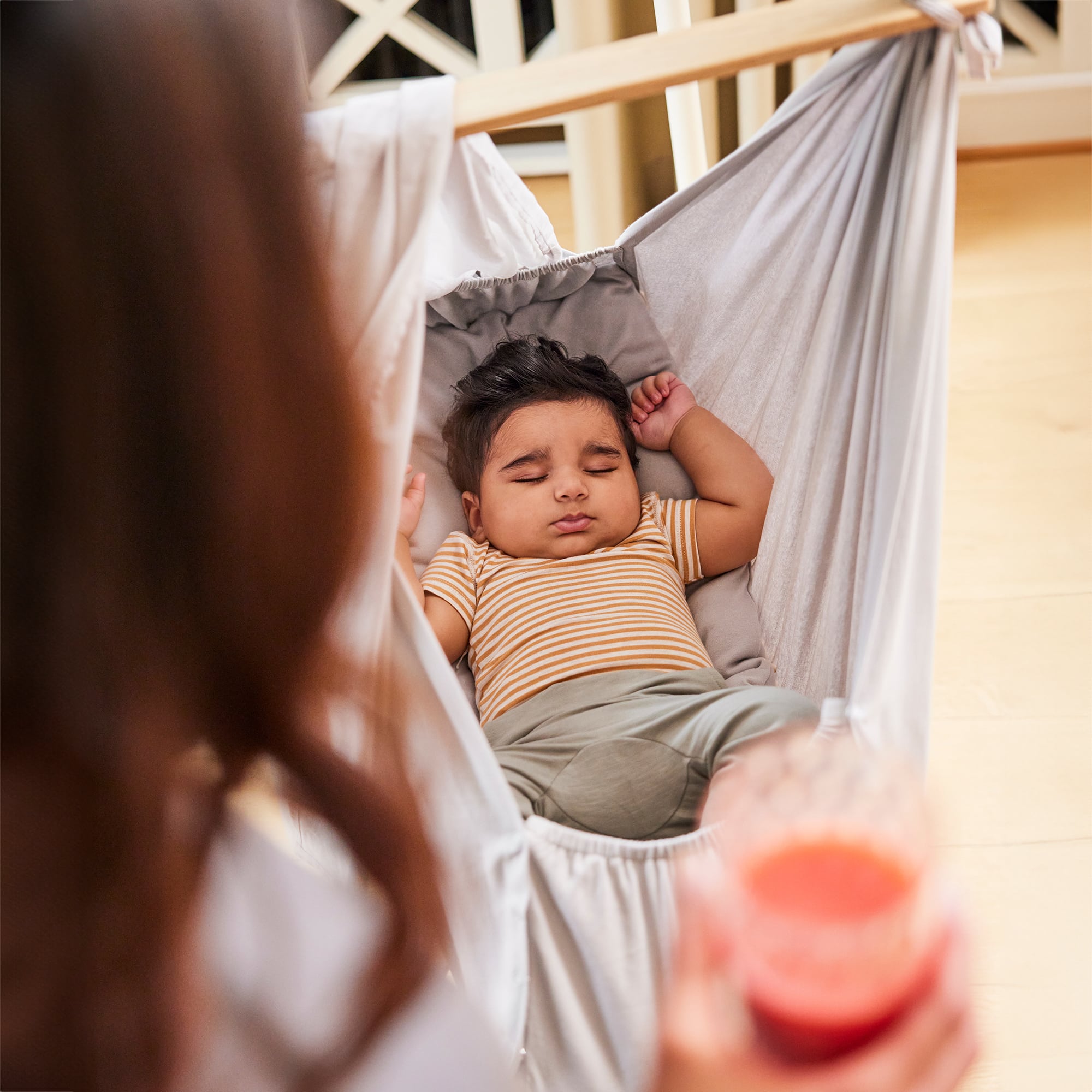 Produkte, MEMBANTU, Grau – Besonderheit: Set aus Federwiege Premium, Federwiegenständer und Federwiegenmotor
