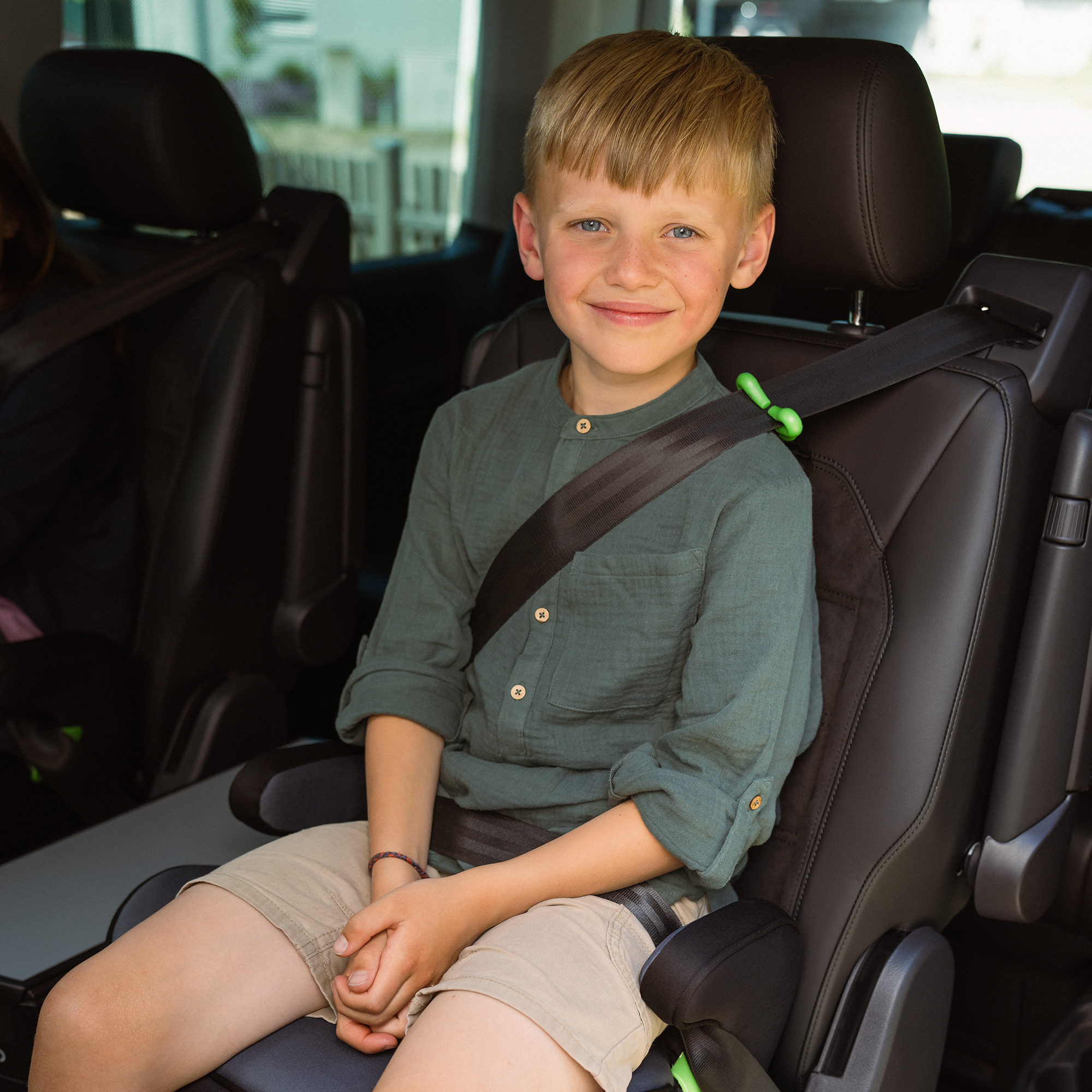 Kindersitze 15-36 kg, Gruppe 2/3, osann, Schwarz – Besonderheit: Autositzerhöhung Gruppe 3 – für Kinder von 126 bis 150 cm (ca. 7 bis 12 Jahre)