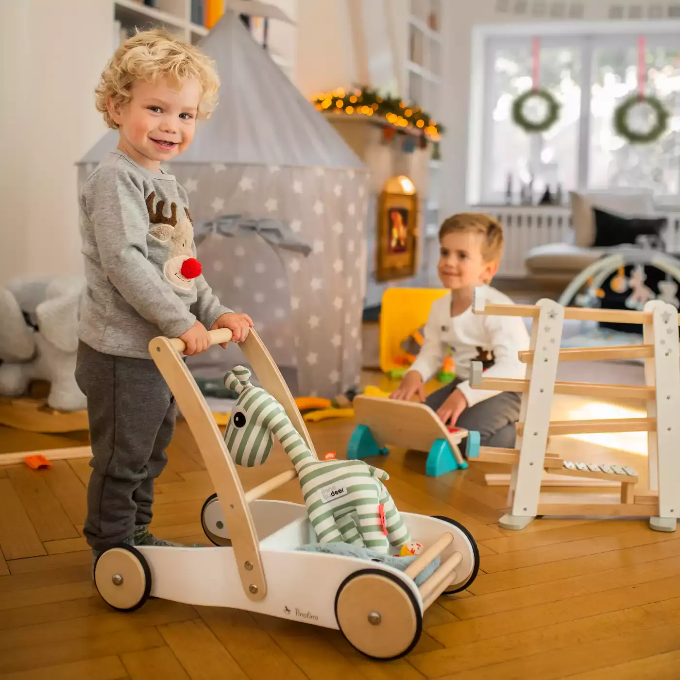 Lauflernhilfe & Lauflernwagen aus Holz online kaufen | Baby Walker | Lauflernwagen